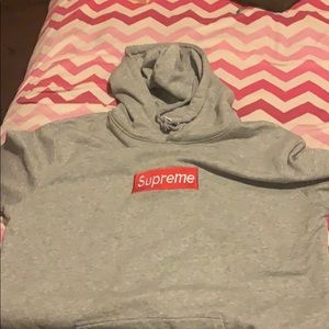 Supreme style hoodie